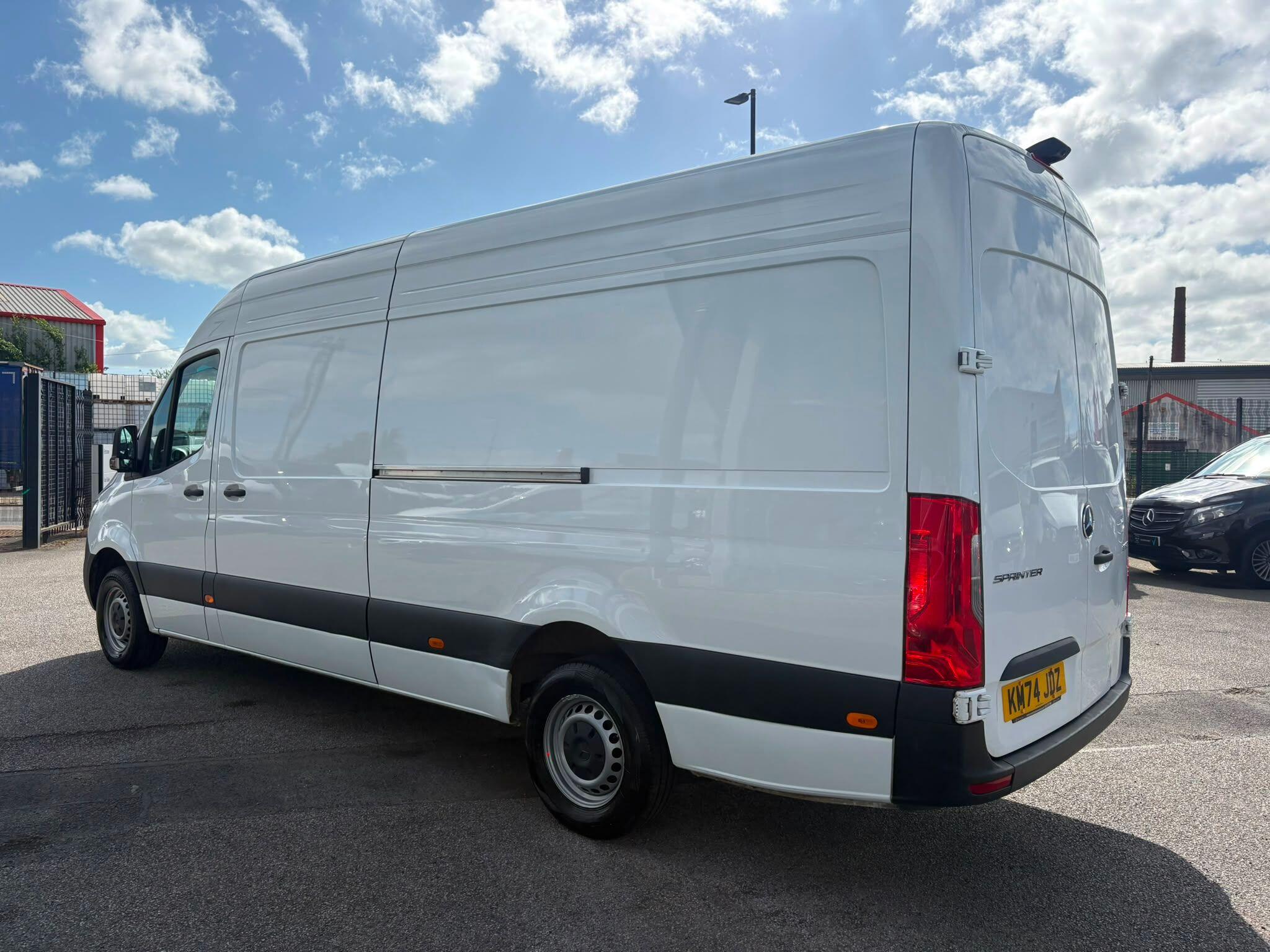 Mercedes-Benz Sprinter